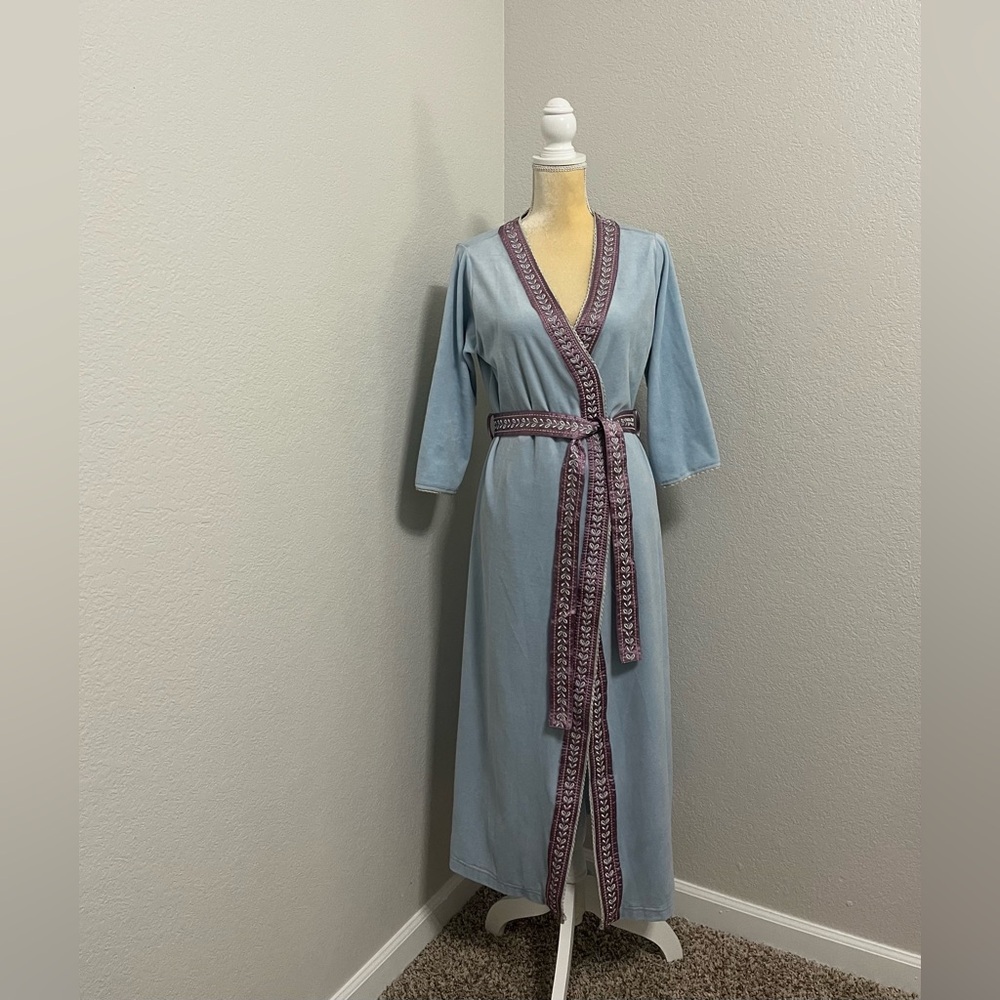Sante Intimates vintage robe light Blue with Purple Trim